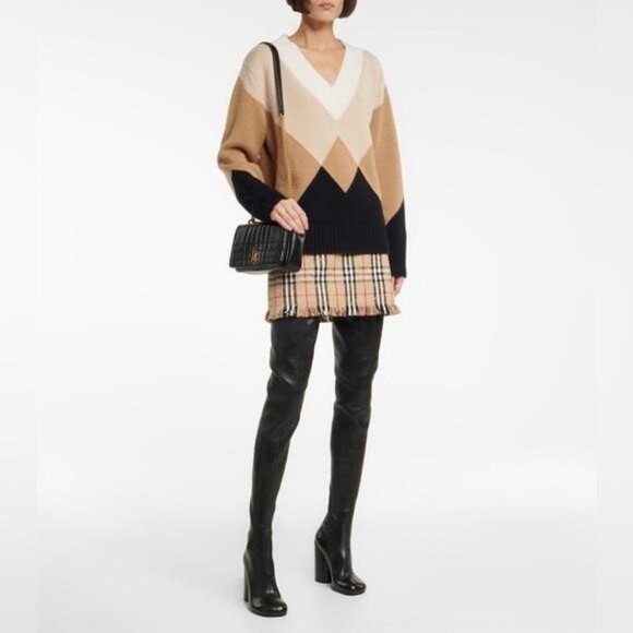New Authentic BURBERRY Vintage Check Bouclé Mini Skirt | Size 0 | Archive Beige - Picture 8 of 14